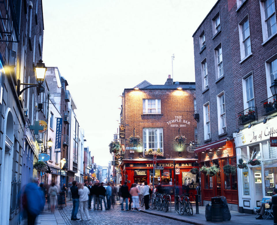 Street scene in Temple Bar