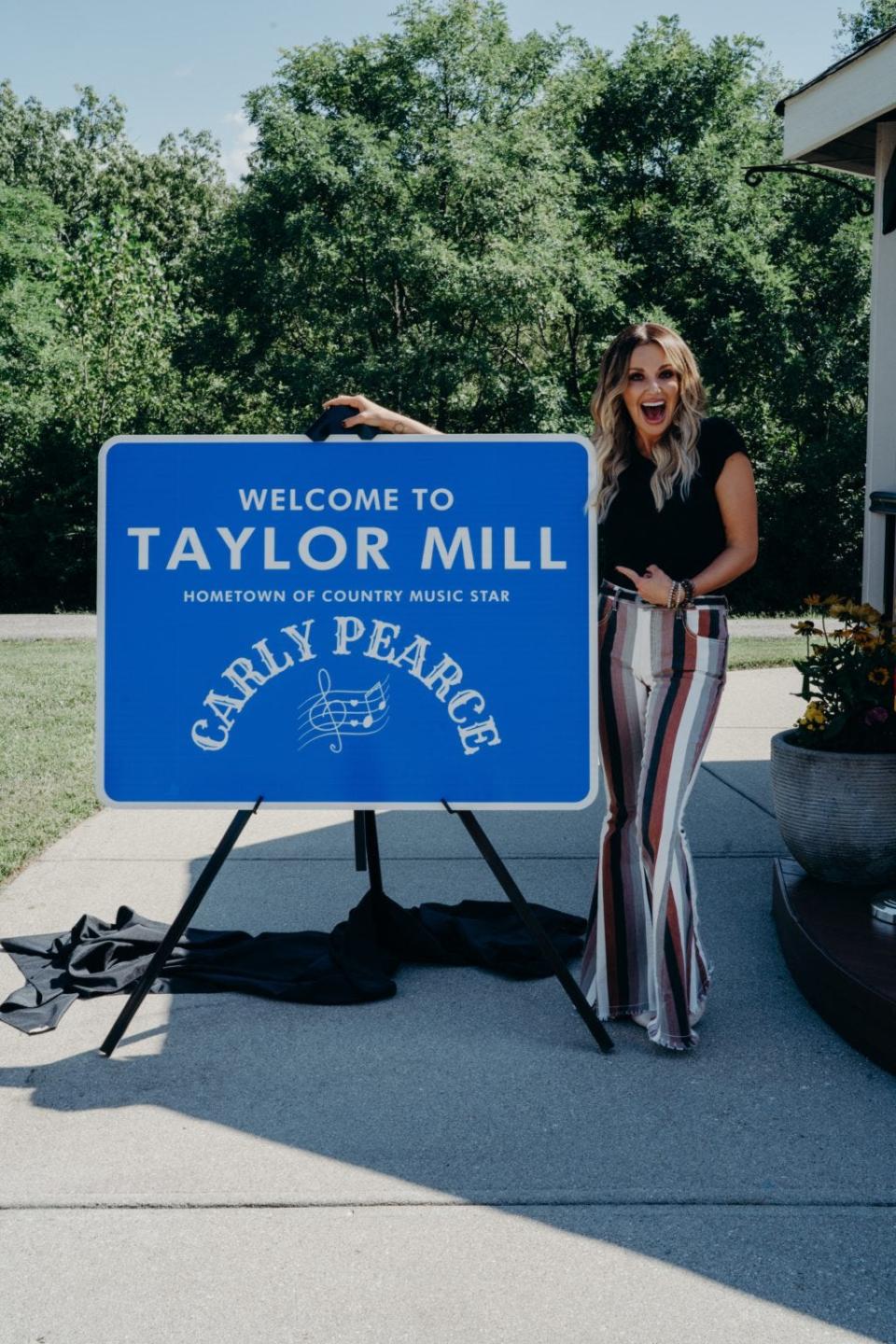 Carly Pearce honored in her hometown of Taylor Mill, Kentucky