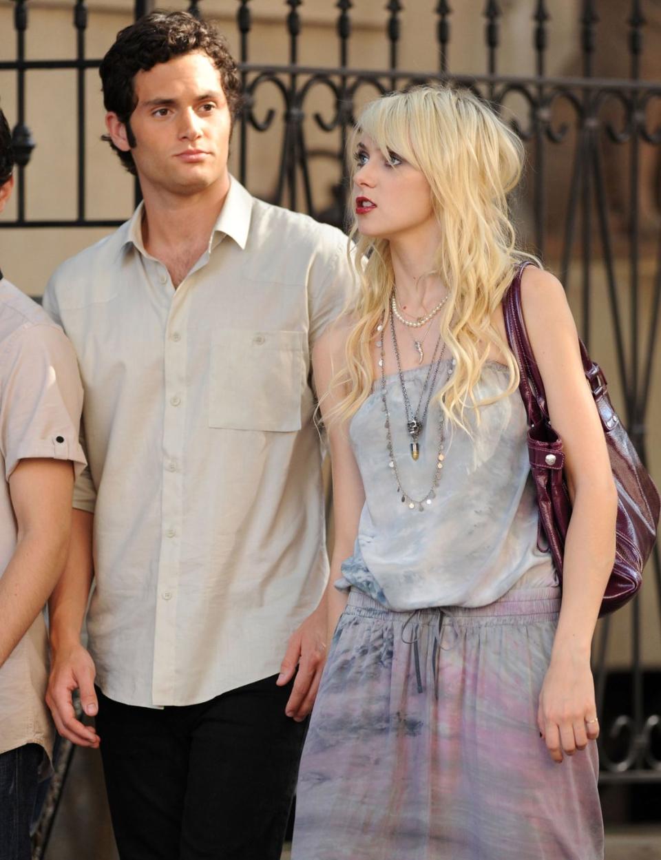 penn badgley, taylor momsen filming gossip girl