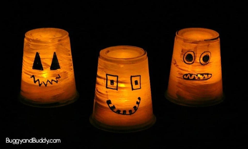 glowing jack o lantern halloween crafts for kids (Buggy and Buddy)