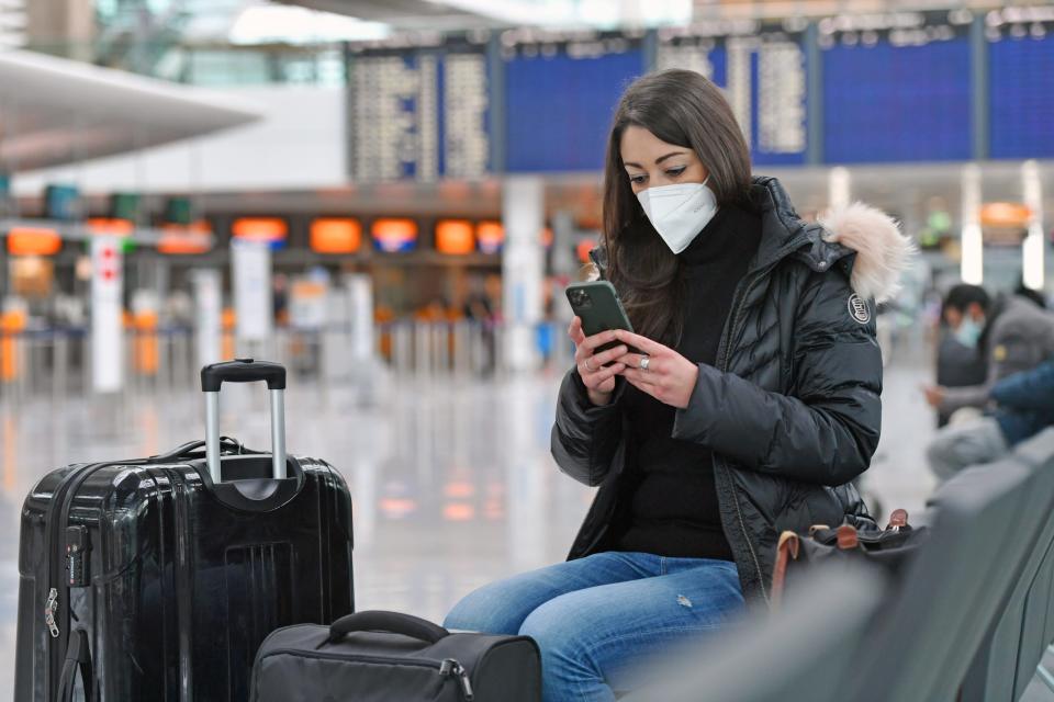 Gerade wenn ihr länger nicht gereist seid, ist es besser, frühzeitig zum Flughafen zu fahren – und  sich im Zweifel lieber noch einen Moment zu entspannen.