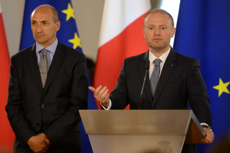 Le Premier ministre de Malte, Joseph Muscat, à droite, lors d'une conférence de presse aux côtés du ministre de la Santé Chris Fearne le 27 juin 2028 à La Valette (Matthew Mirabelli)