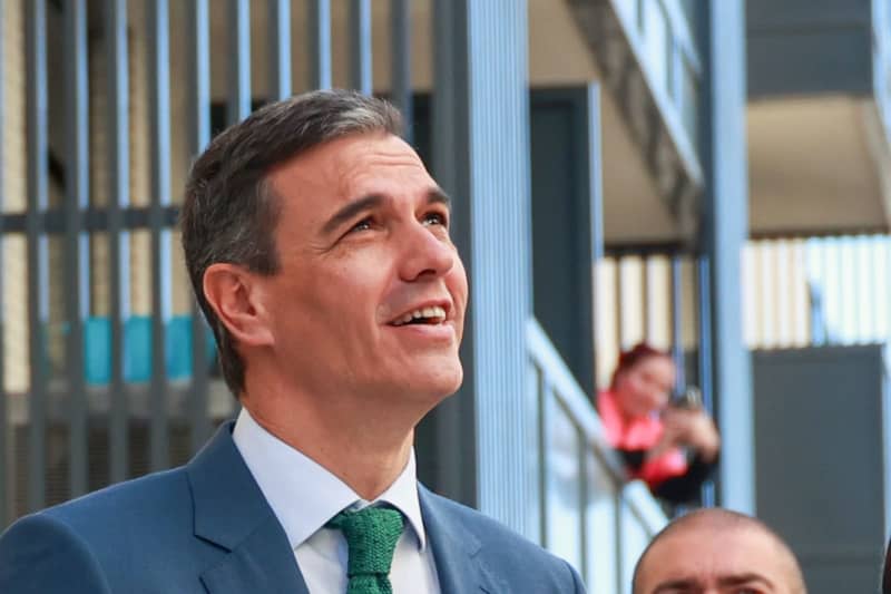 Spanish Prime Minister Pedro Sanchez visits the Intercivitas II social housing development. Rocío Ruz/EUROPA PRESS/dpa