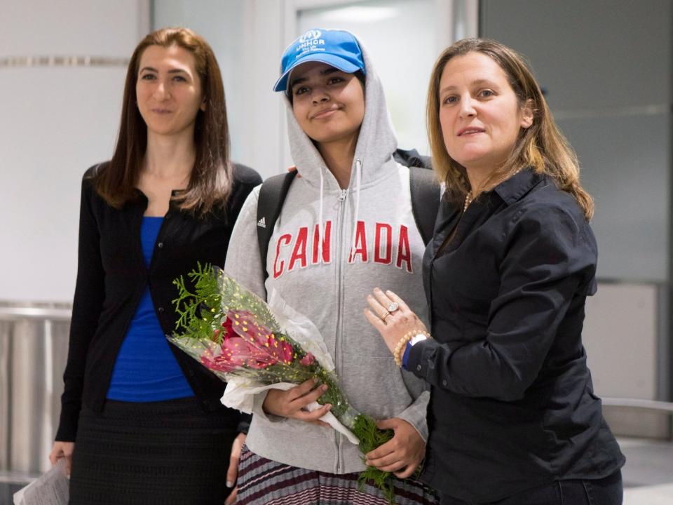 Rahaf Alqunun: Saudi teen granted asylum welcomed by Canadian foreign minister at Toronto airport