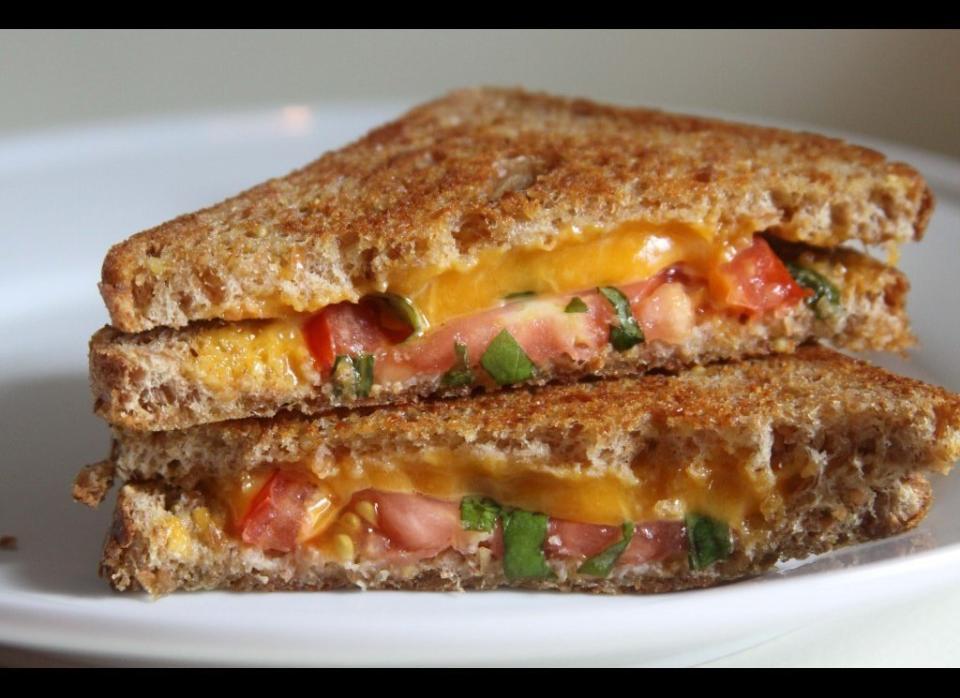 <strong>Get the <a href="http://espressoandcream.com/2012/07/tomato-basil-grilled-cheese.html" target="_hplink">Tomato Basil Grilled Cheese</a> from Espresso and Cream</strong> 