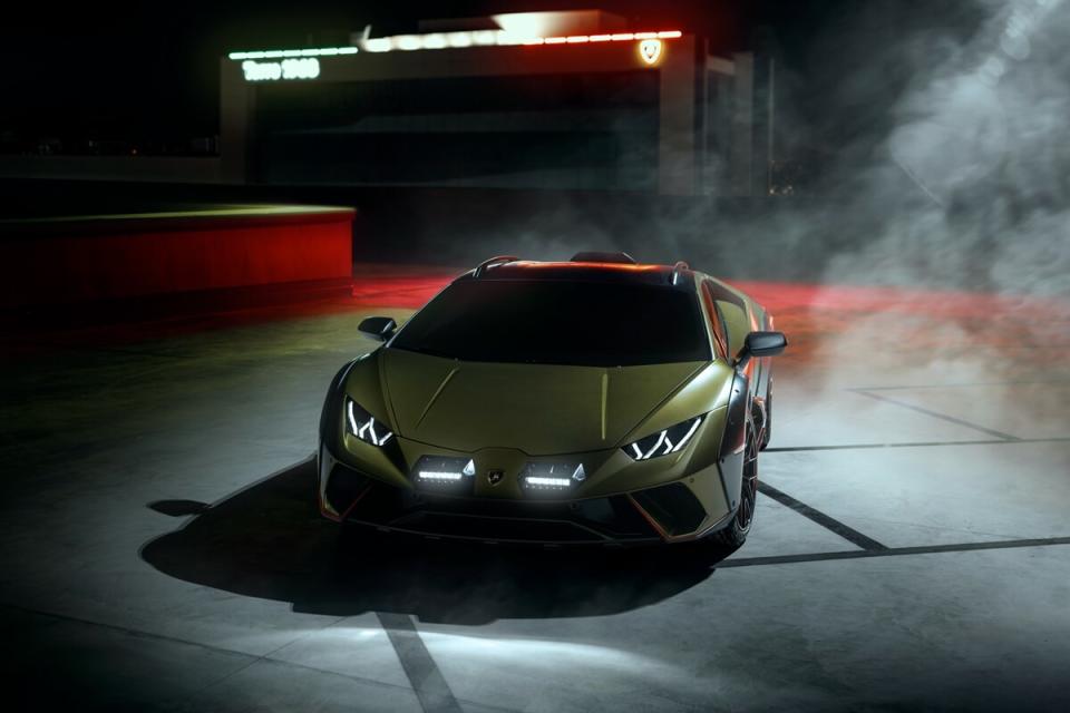 LAMBORGHINI_STERRATO_NIGHT_SMOKE_06.jpg