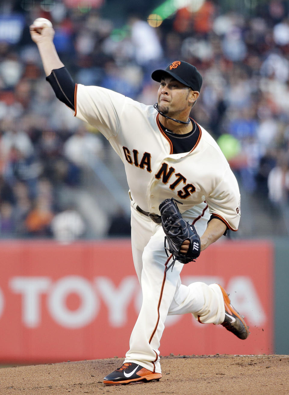 San Francisco Giants starting pitcher Ryan Vogelsong throws to the Los Angeles Dodgers during the first inning of a baseball game on Wednesday, April 16, 2014, in San Francisco. (AP Photo/Marcio Jose Sanchez)