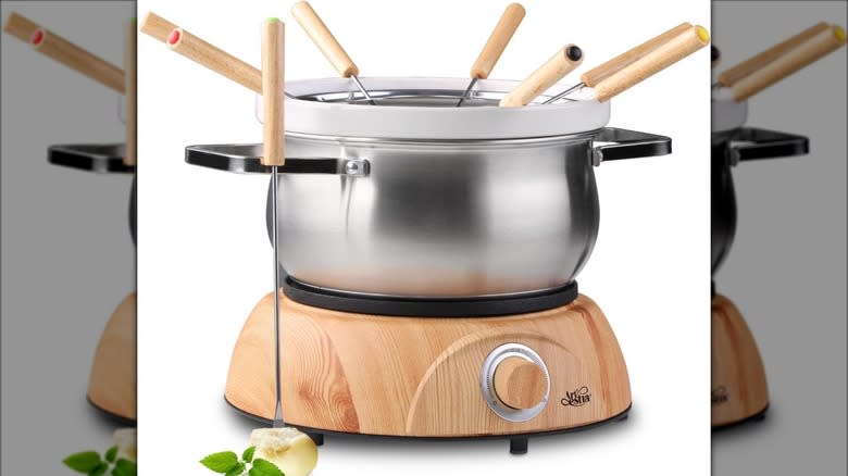 Artestia electric fondue set with forks 