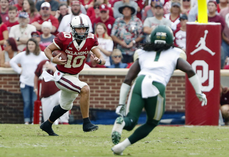 Oklahoma quarterback Austin Kendall (10) has been at OU for three seasons. (AP)