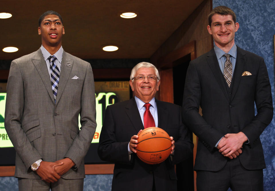 Kentucky's Anthony Davis and North Carolina's Tyler Zeller stand with NBA commissioner David Stern (C) before the 2012 NBA draft. (Reuters)