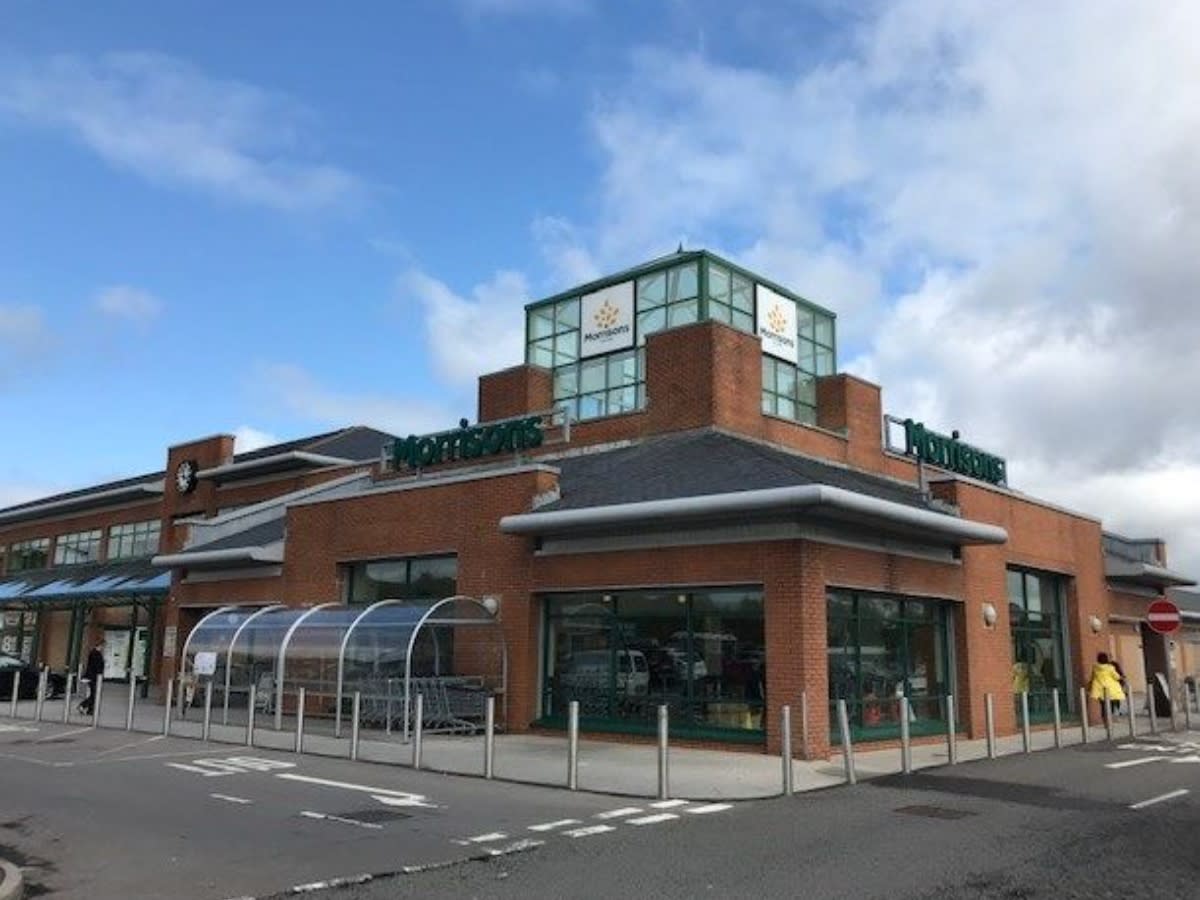 Shoplifter Pulled Out Morrisons Managers Teeth