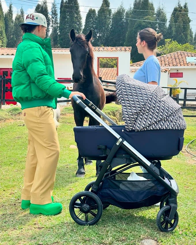 Maluma ha salido al campo con su familia