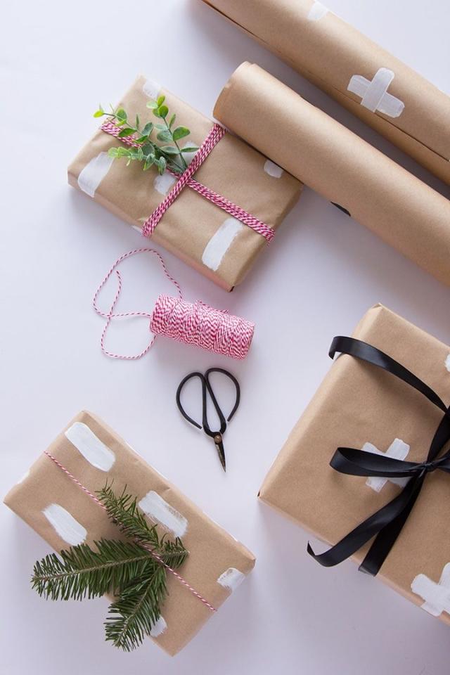 Gingham Style Gift Wrap: Gingham kraft tissue wrap, raffia bow,  personalized gift tag