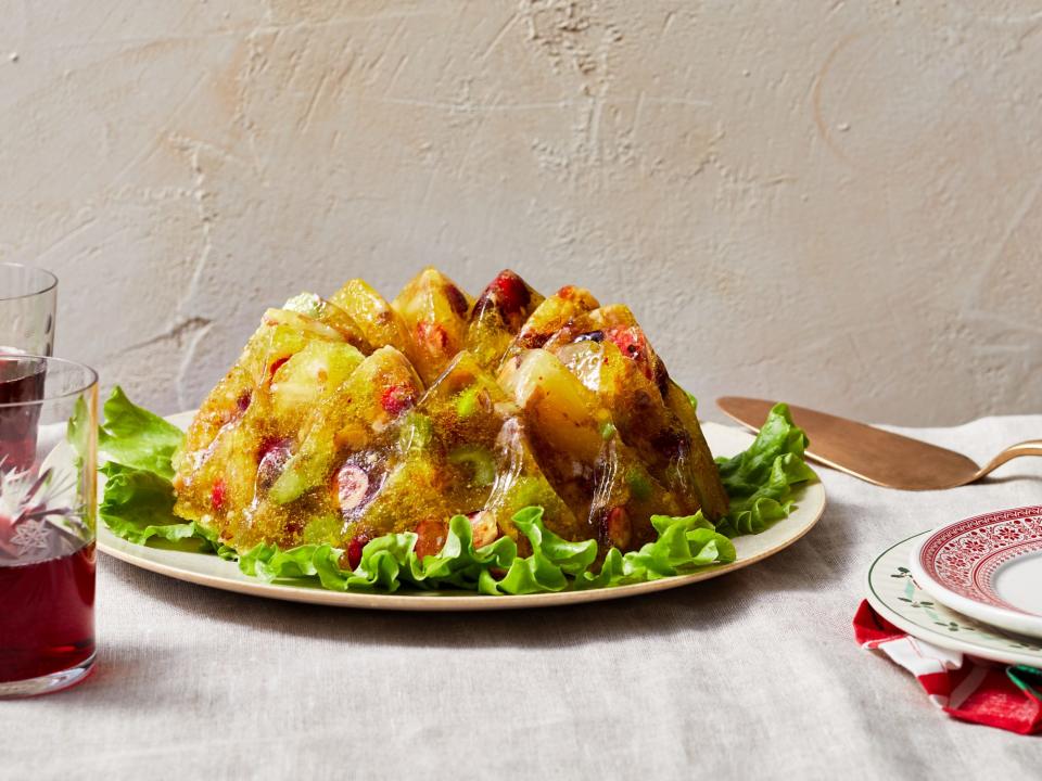 Festive Cranberry-Walnut Salad