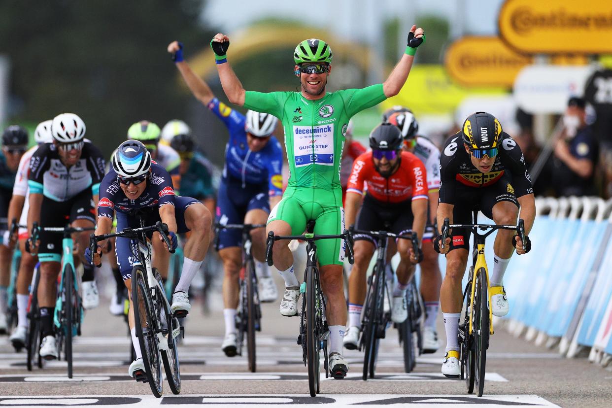  Mark Cavendish wins stage 10 of 2021 Tour de France 