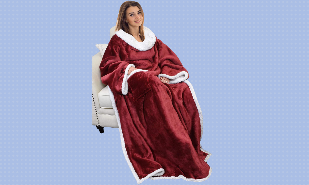 Consider this your instant Mrs. Claus outfit. (Photo: Amazon)