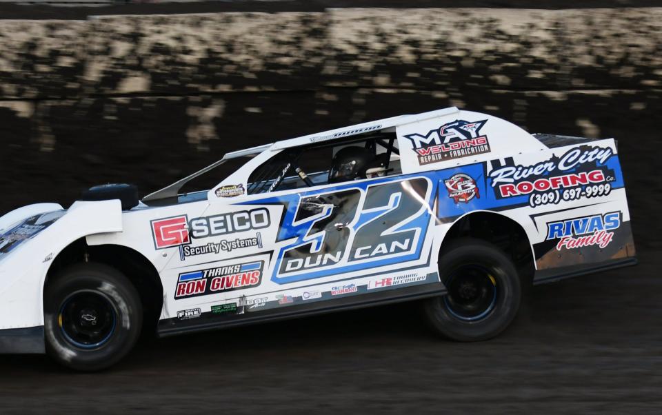 Tommy Duncan continued his winning ways in the CR Towing Sportsman race.