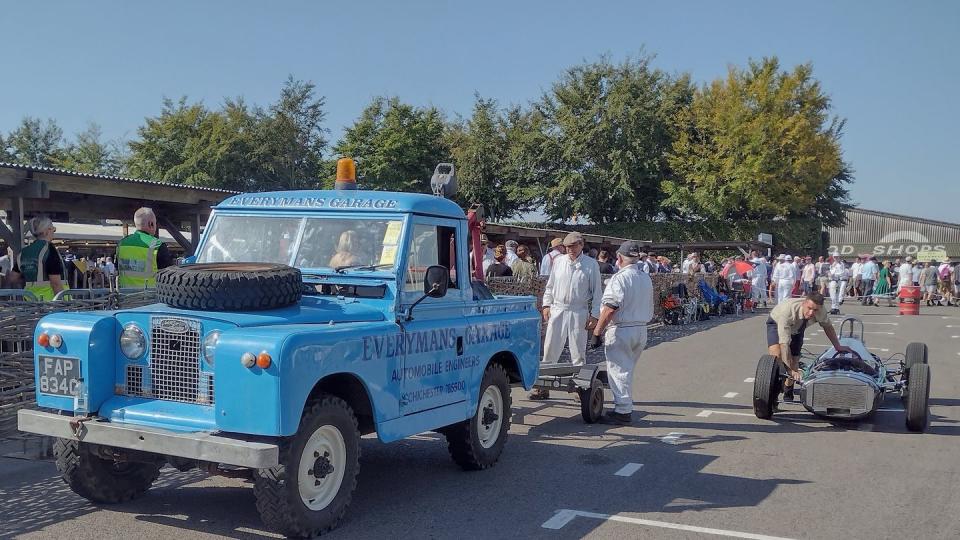 land rover tow truck