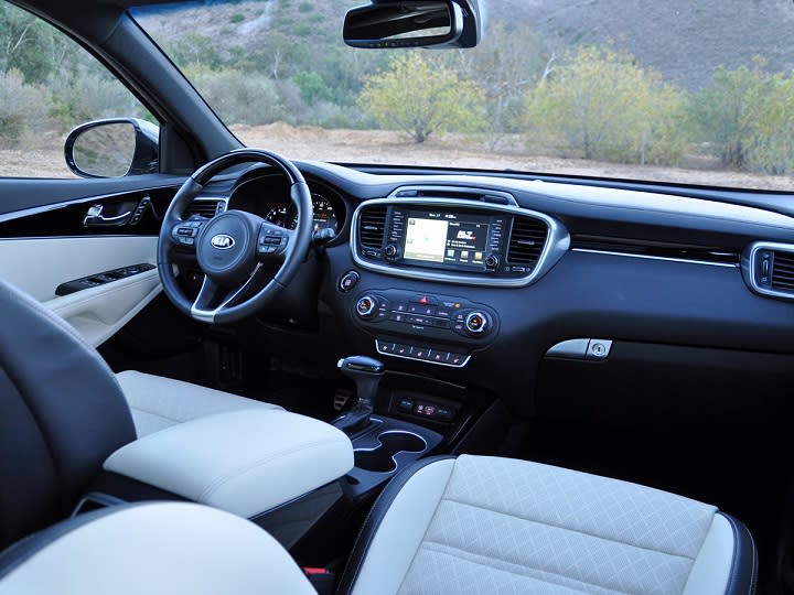 2016 Kia Sorento Limited V6 interior photo