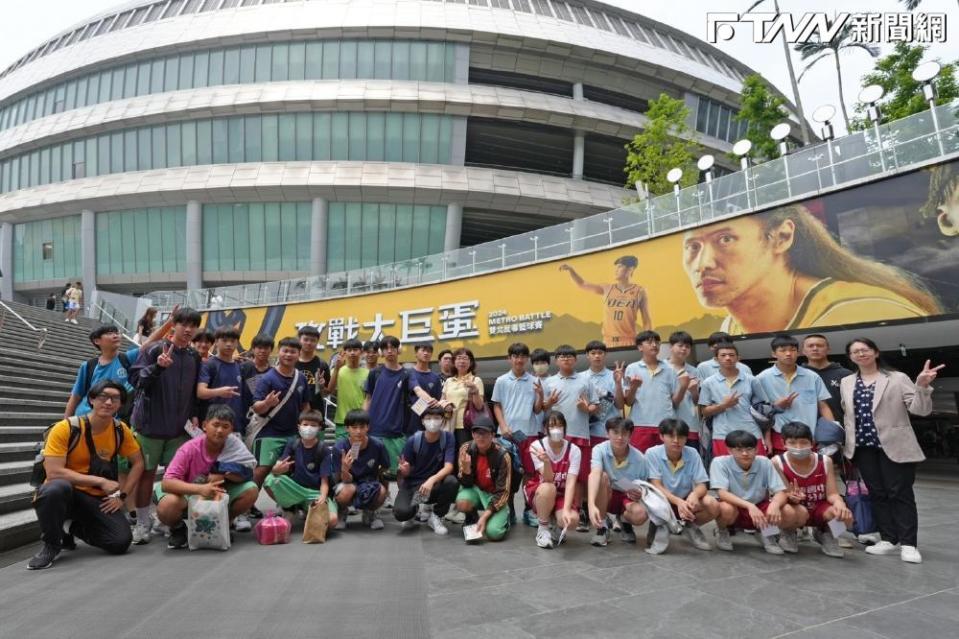 「中信特攻」於昨（13）日、今（14）日假臺北大巨蛋舉辦「攻戰大巨蛋－雙北反毒籃球賽」。(圖／中信銀行提供）