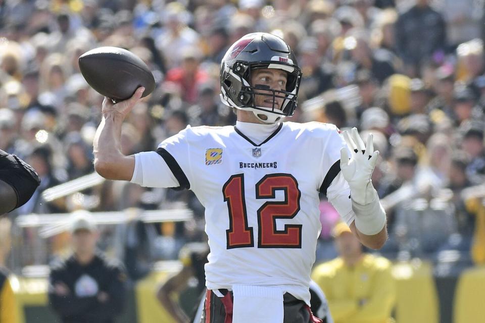 Tampa Bay Buccaneers quarterback Tom Brady (12) throws a pass against the Pittsburgh Steelers