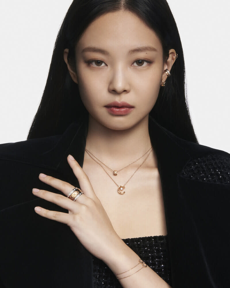 CHANEL品牌大使 JENNIE演繹2023年全新COCO CRUSH形象廣告