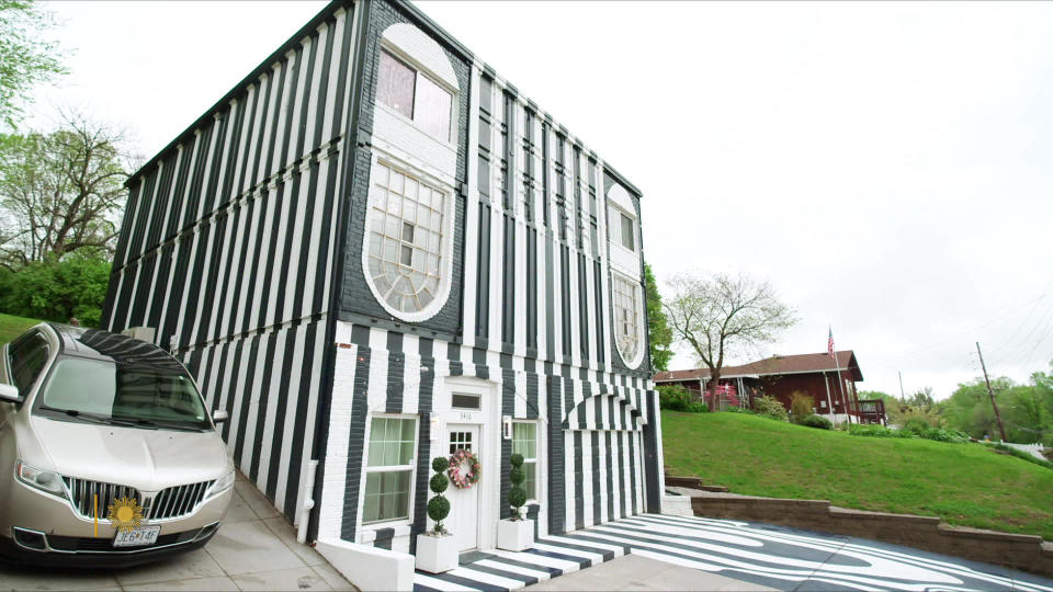 Zack and Brie Smithey built their 3BR, 2.5 bath dream home in St. Charles, Mo., out of eight shipping containers.  / Credit: CBS News