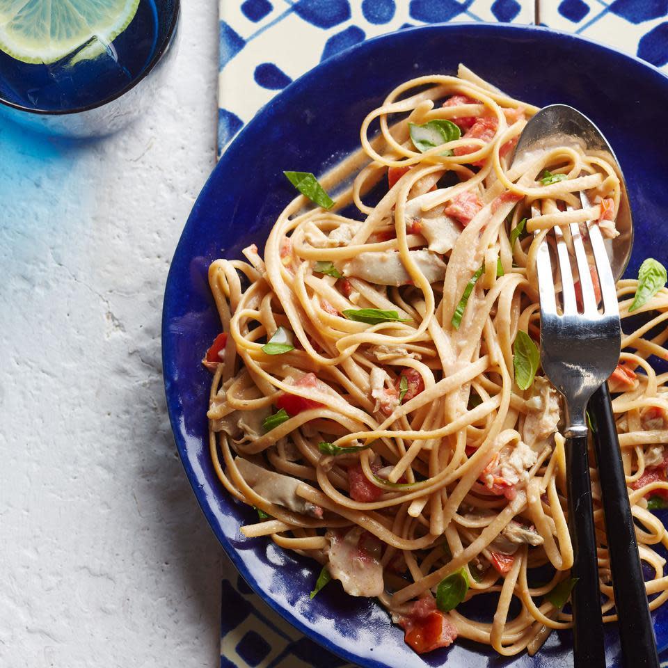 Linguine with Creamy White Clam Sauce