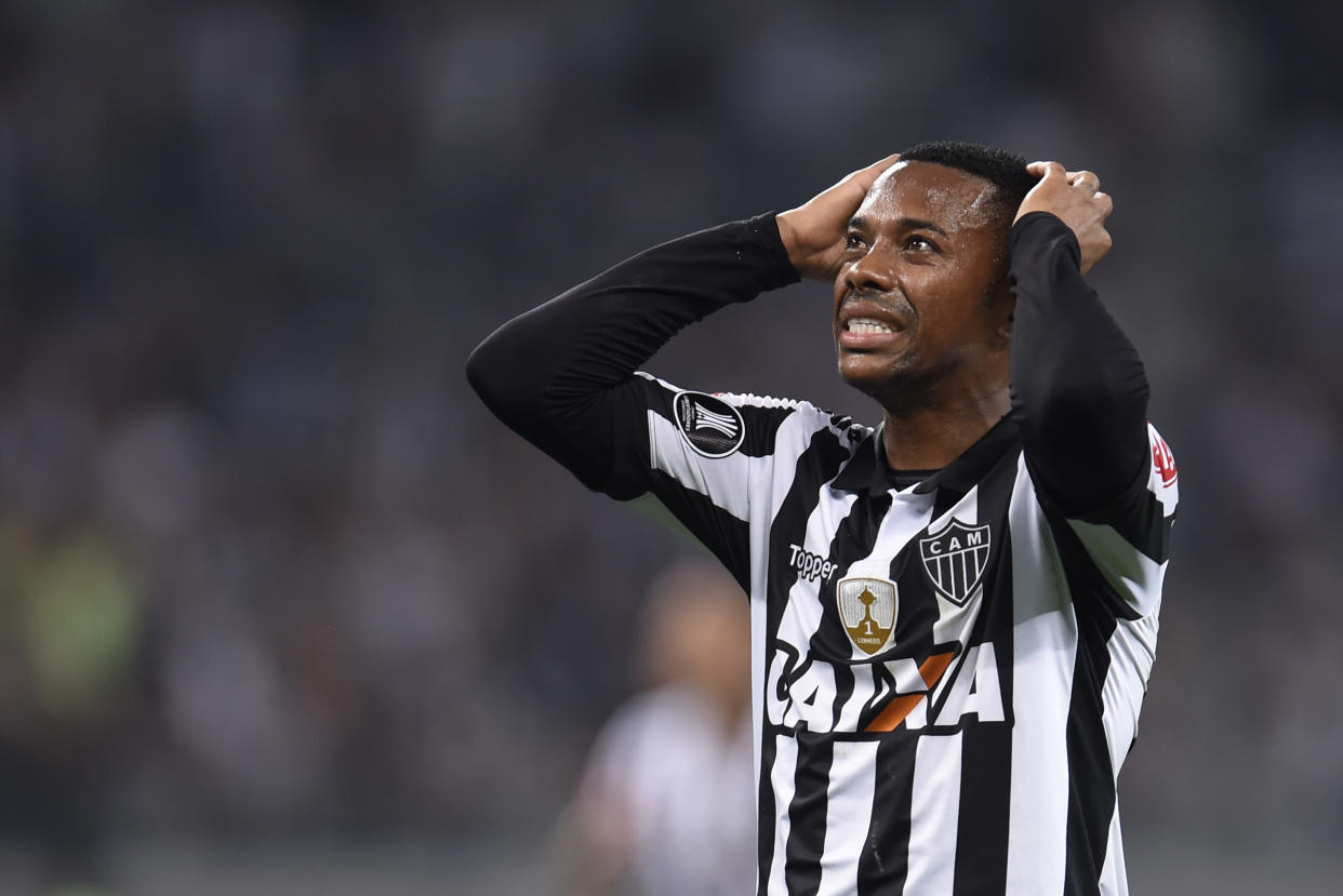 Robinho, durante un partido del campeonato brasileño contra el Corinthians cuando jugaba con el Atlético Mineiro. Foto: DOUGLAS MAGNO/AFP via Getty Images