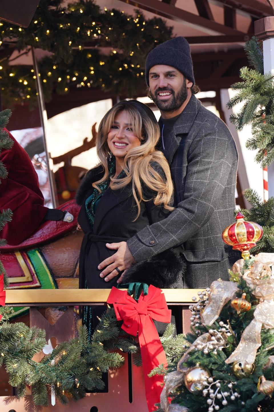 Jessie James Decker, Eric Decker out and about, Macy's Thanksgiving Day Parade, Manhattan, New York, NY, United States   November 23, 2023. (Photo by: Kristin Callahan/Everett Collection)