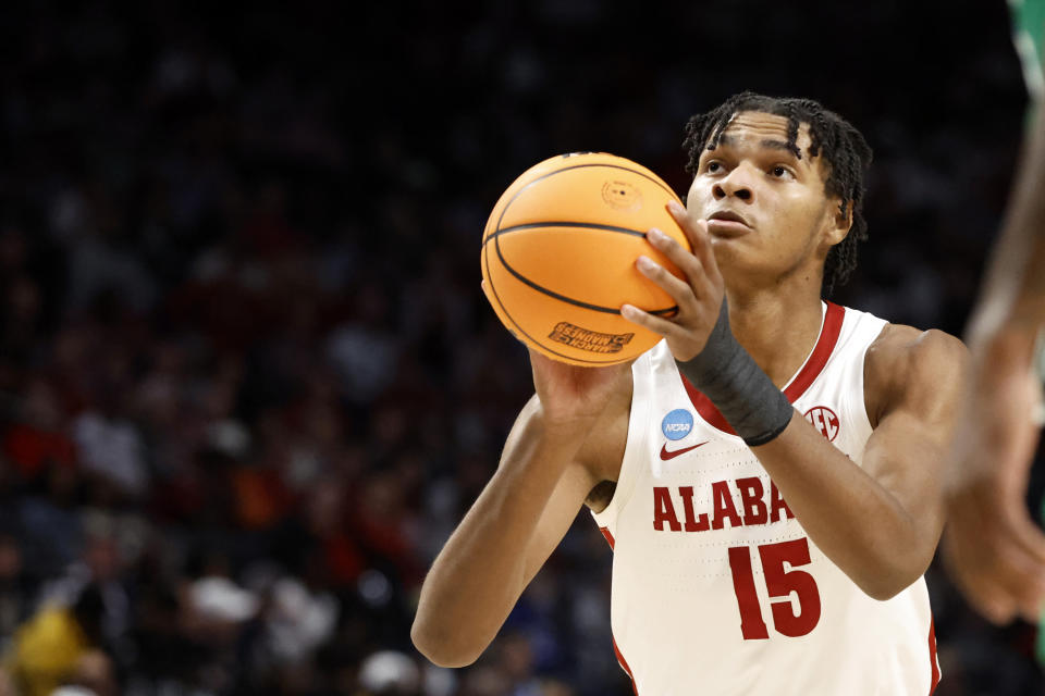 Alabama forward Noah Clowney shoots a free throw during the NCAA tournament on March 16, 2023. (AP Photo/Butch Dill)