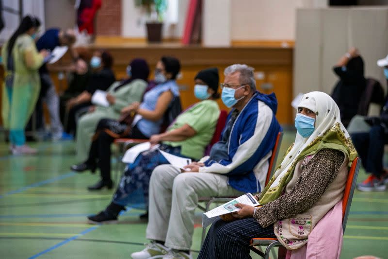 COVID-19 vaccinations at an Islamic centre in Toronto