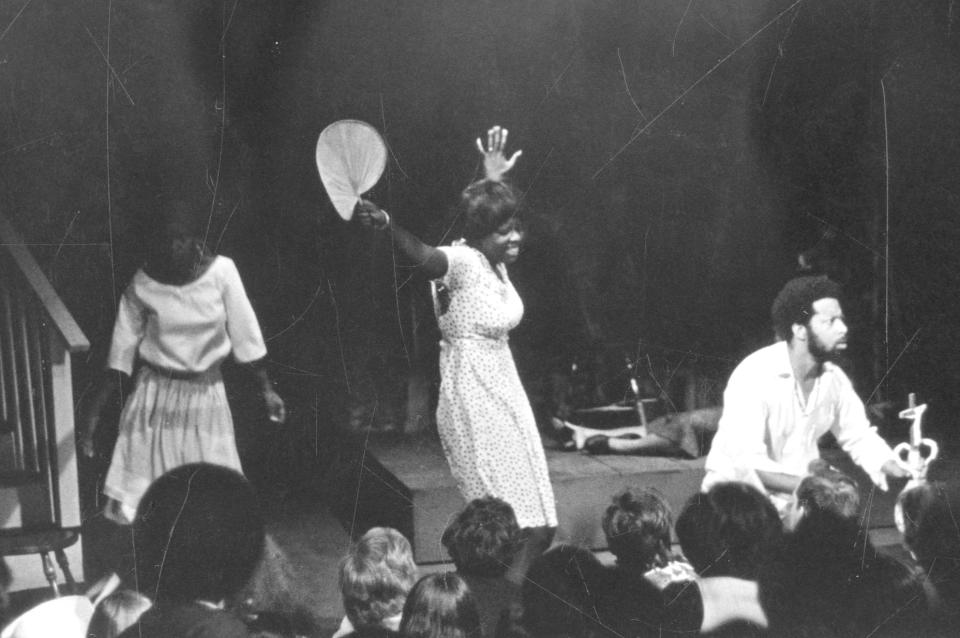 Margaret Holloway, center, performs in the drama production, "Recipe" In this June 12, 1974 photo provided by Bennington College in Bennington, VT. Holloway, who died of the coronavirus in May, was remembered by friends in New Haven as a gifted actor and director whose career was derailed by drugs and mental illness. (Bennington College via AP)