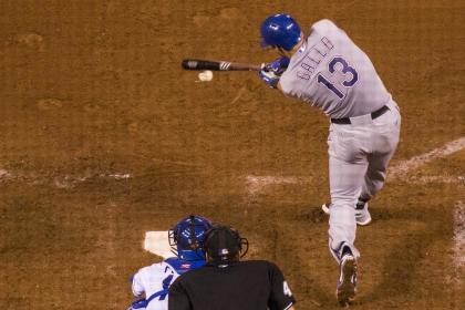 Rangers make fun of Joey Gallo tripping over first base