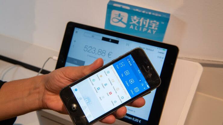 China gilt als Vorreiter beim mobilen Bezahlen. In einem Showroom demonstrierte Wirecard bereits 2018, wie das geht. Foto: dpa