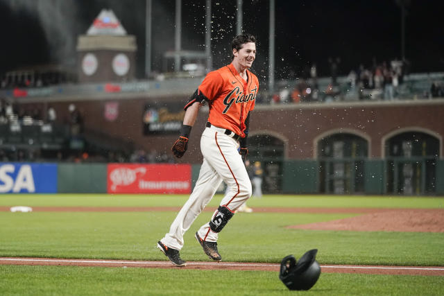 SF Giants: Dramatic 9th innings with 3 HRs beats Brewers, Hader