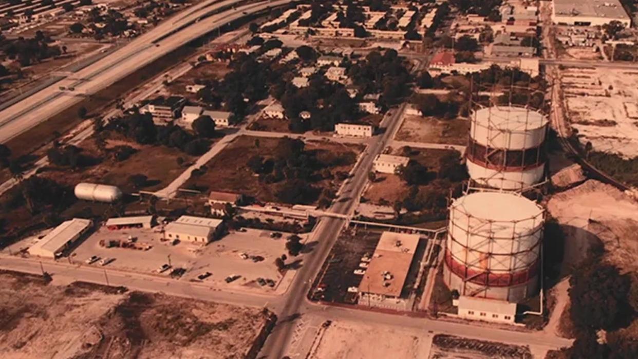 <div>Pictured: Historic Gas Plant District</div>