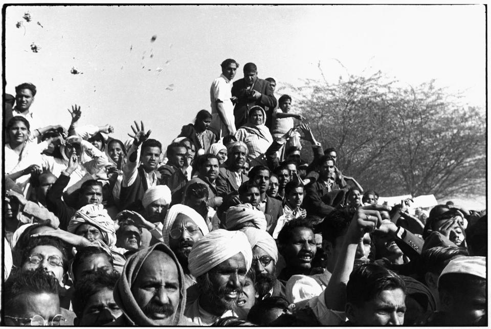 Crowd at Gandhi funeral