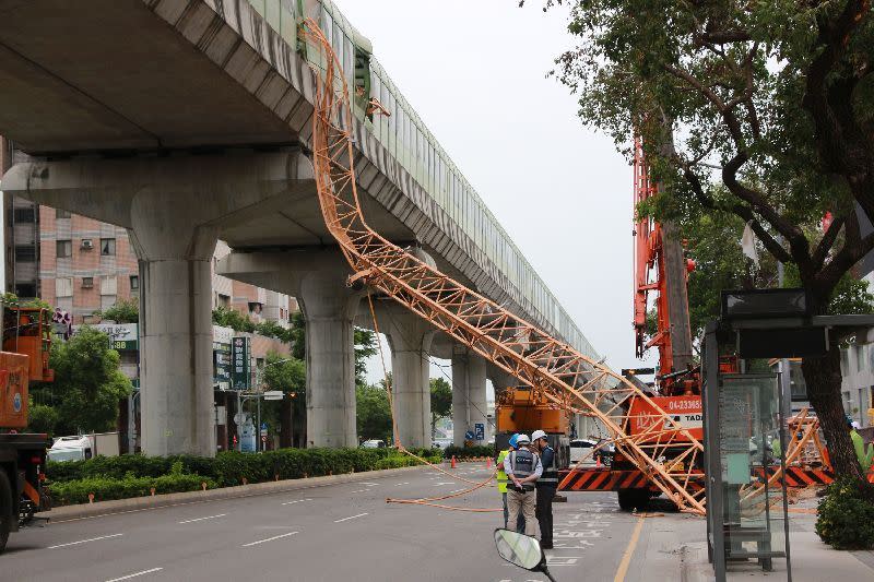 台中捷運日前才發生吊臂掉落砸軌道的一死意外，又被審計處揭露有九處橋墩劣化。（圖／資料照）