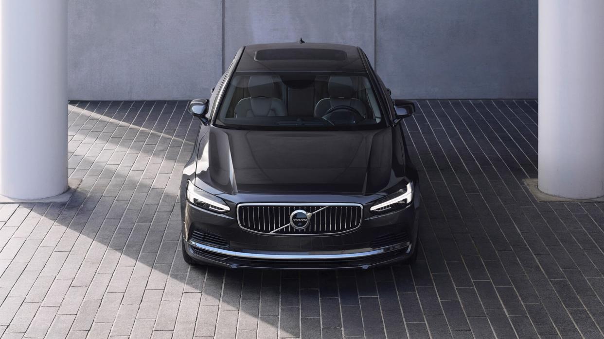 The refreshed Volvo S90 Recharge T8 plug-in hybrid in Platinum Grey.