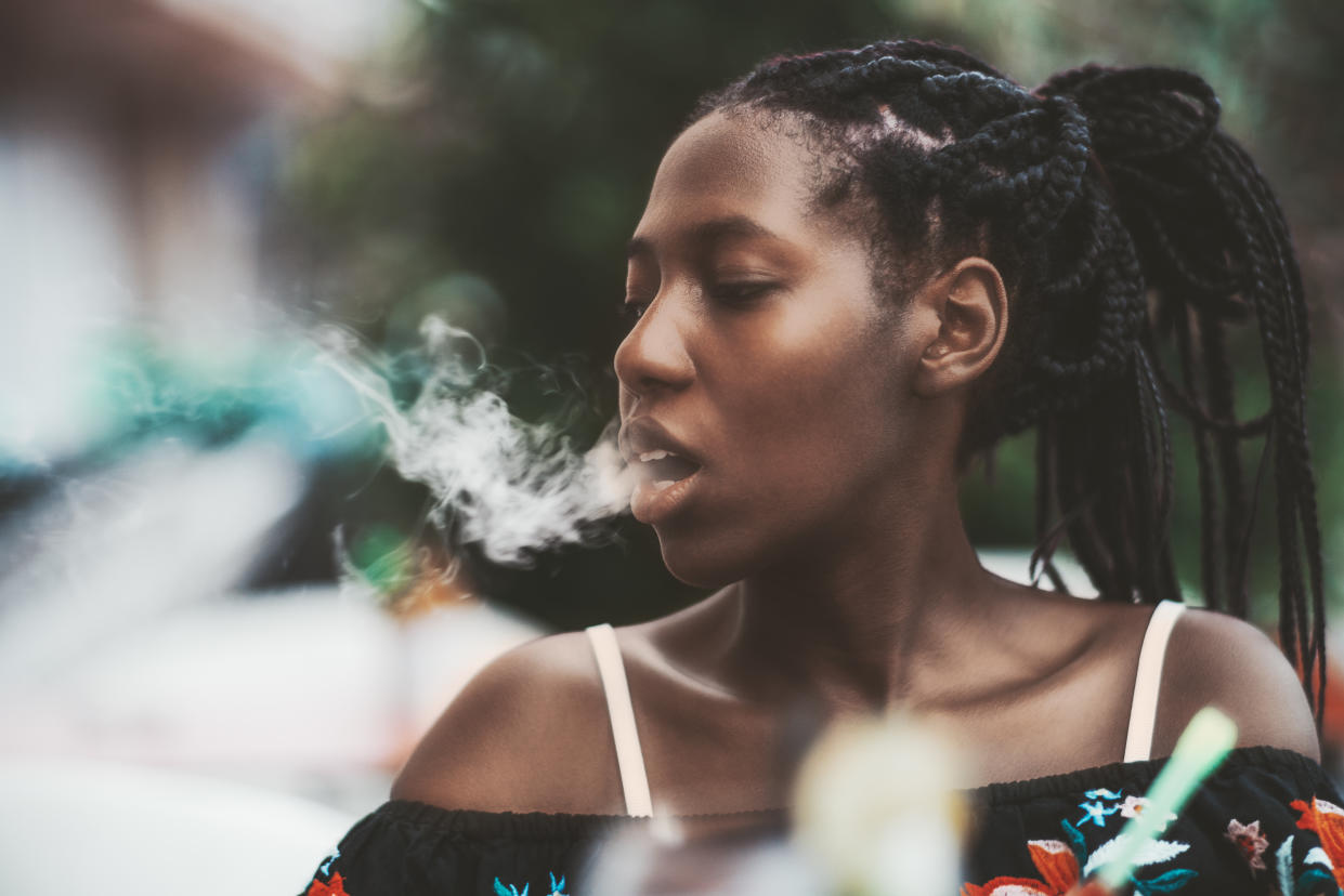 A new study from the Dana-Farber Cancer Institute has found that bisexual women of color have a higher prevalence of exposure to vaping ads than their white, heterosexual counterparts. (Photo: Getty Images) 