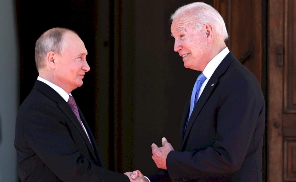美國總統拜登(Joe Biden)與俄羅斯總統蒲亭(Vladimir Putin)16日在日內瓦拉格蘭奇別墅(Villa La Grange)舉行兩人首次高峰。 (圖:克宮)