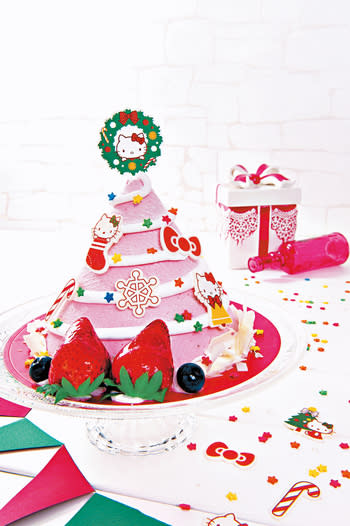 f.Hello Kitty聖誕樹 $158 今年特別推出的聖誕版Hello Kitty蛋糕，由士多啤梨慕絲加上新鮮果肉及海綿蛋糕，外形就如一棵粉紅聖誕樹！隨蛋糕附送卡通朱古力牌及幻彩星星碎糖；不單貓迷勁冧，和小朋友一起DIY裝飾布置，更是開心。