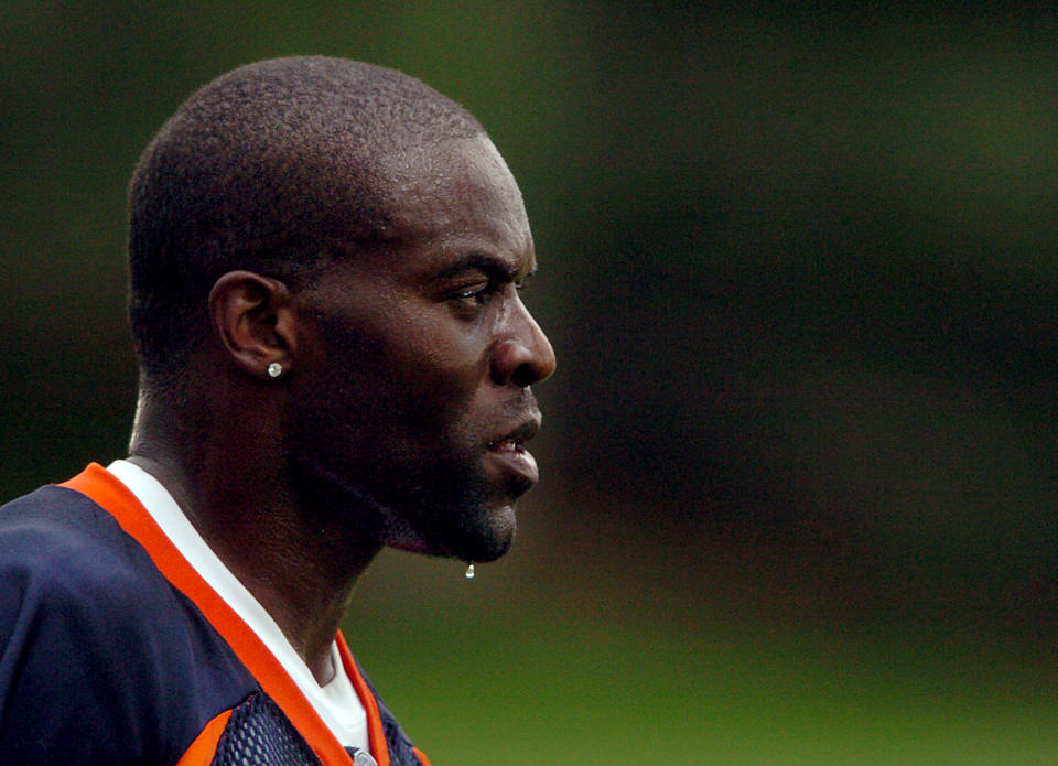 Simeon Rice, shown here with the Broncos in 2007, wants to make a comeback. (AP)