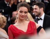 <p>Dans une robe longue couleur rouge pourpre, la fille de Yannick Noah et du top britannique Heather Stewart-White a littéralement fait sensation. </p>