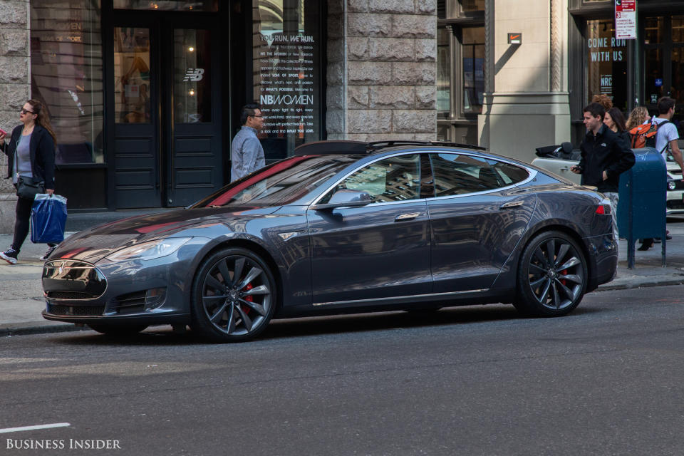 Tesla Model S P90D 43