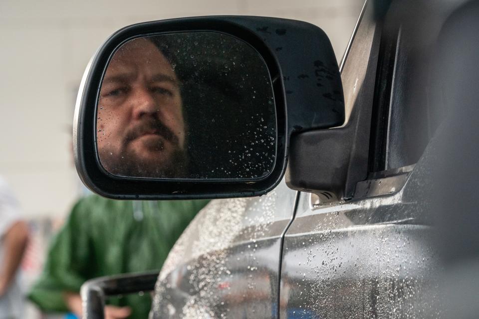 The Man (Russell Crowe), using his truck as a destructive weapon, hunts down a woman who honked at him in "Unhinged."