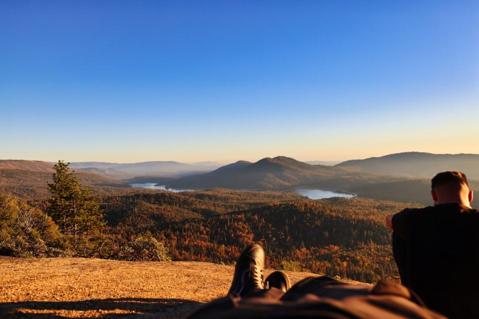 Sierra Nevada National Forest hike view of fall foliage