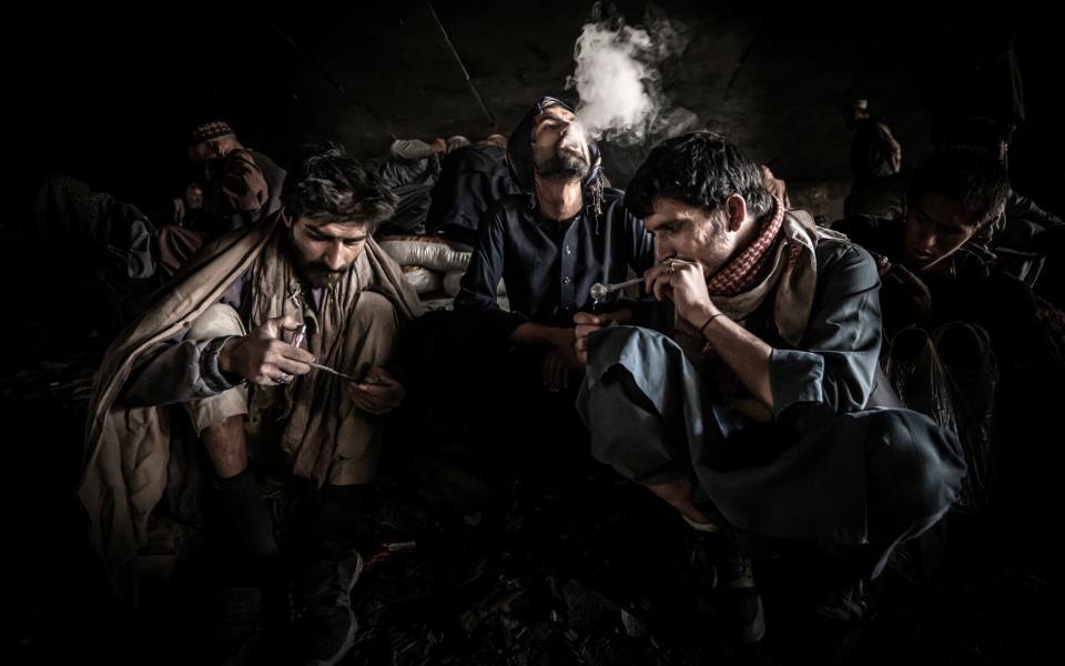 Some the estimated 1000 drug addicts at the Pul-e-Sukhta bridge, Kabul