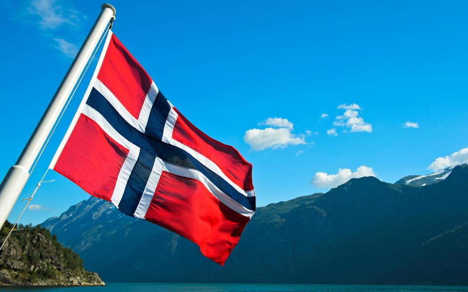 The Norge Bank was set up to manage Norway’s booming oil profits but may turn its back on oil investments - © imageBROKER / Alamy Stock Photo